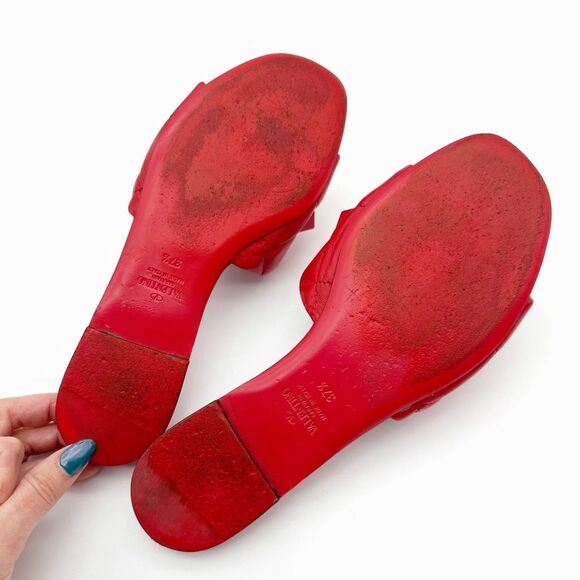 VALENTINO Rockstud Red Leather Sandal Size 37.5 Flat Flip Flop Slide Studded - Picture 12 of 12